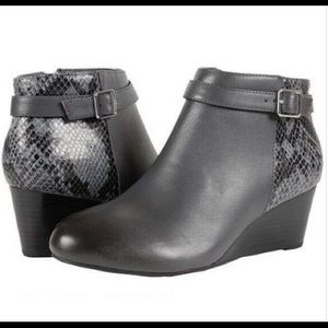 Vionic Elevated Shasta Wedge Booties in Grey Snake